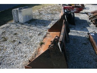 Property photo 182 - AREA FARMERS FARM EQUIPMENT AUCTION IN WHITLEY COUNTY, INDIANA
