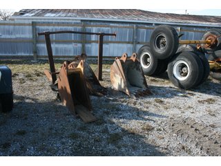 Property photo 130 - AREA FARMERS FARM EQUIPMENT AUCTION IN WHITLEY COUNTY, INDIANA
