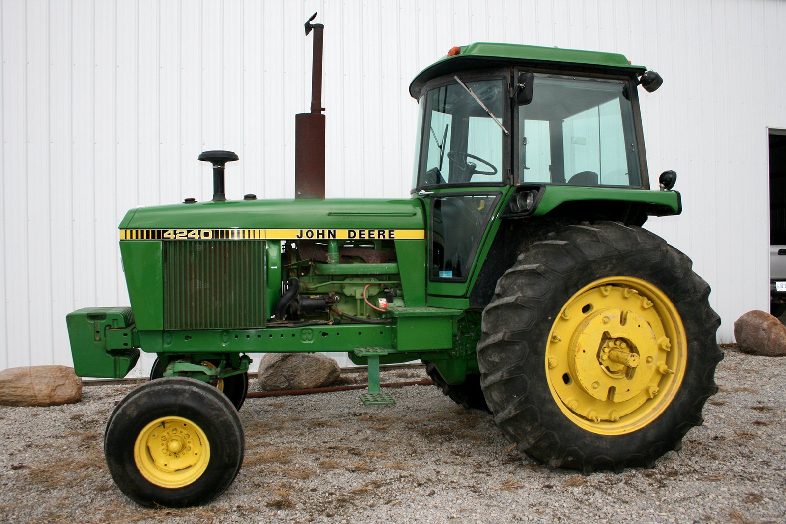 Property photo 4 - FARM EQUIPMENT AUCTION IN WHITLEY COUNTY, INDIANA