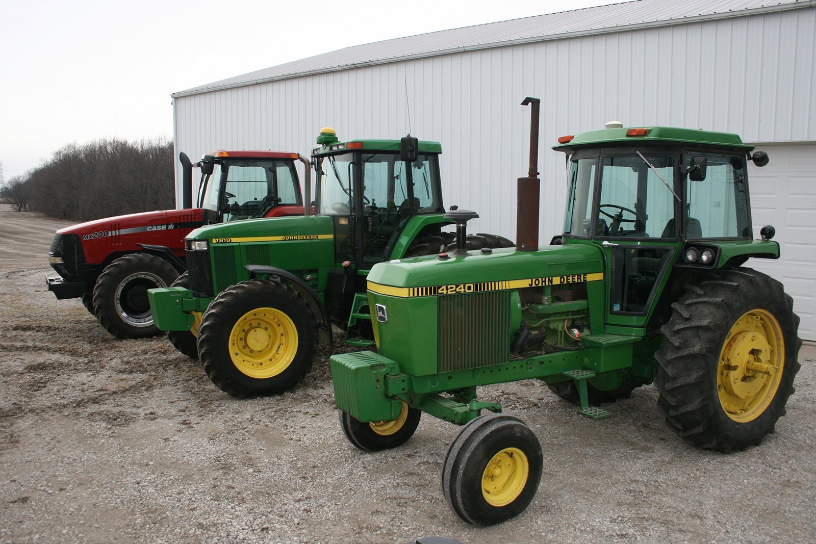 Property photo 1 - FARM EQUIPMENT AUCTION IN WHITLEY COUNTY, INDIANA