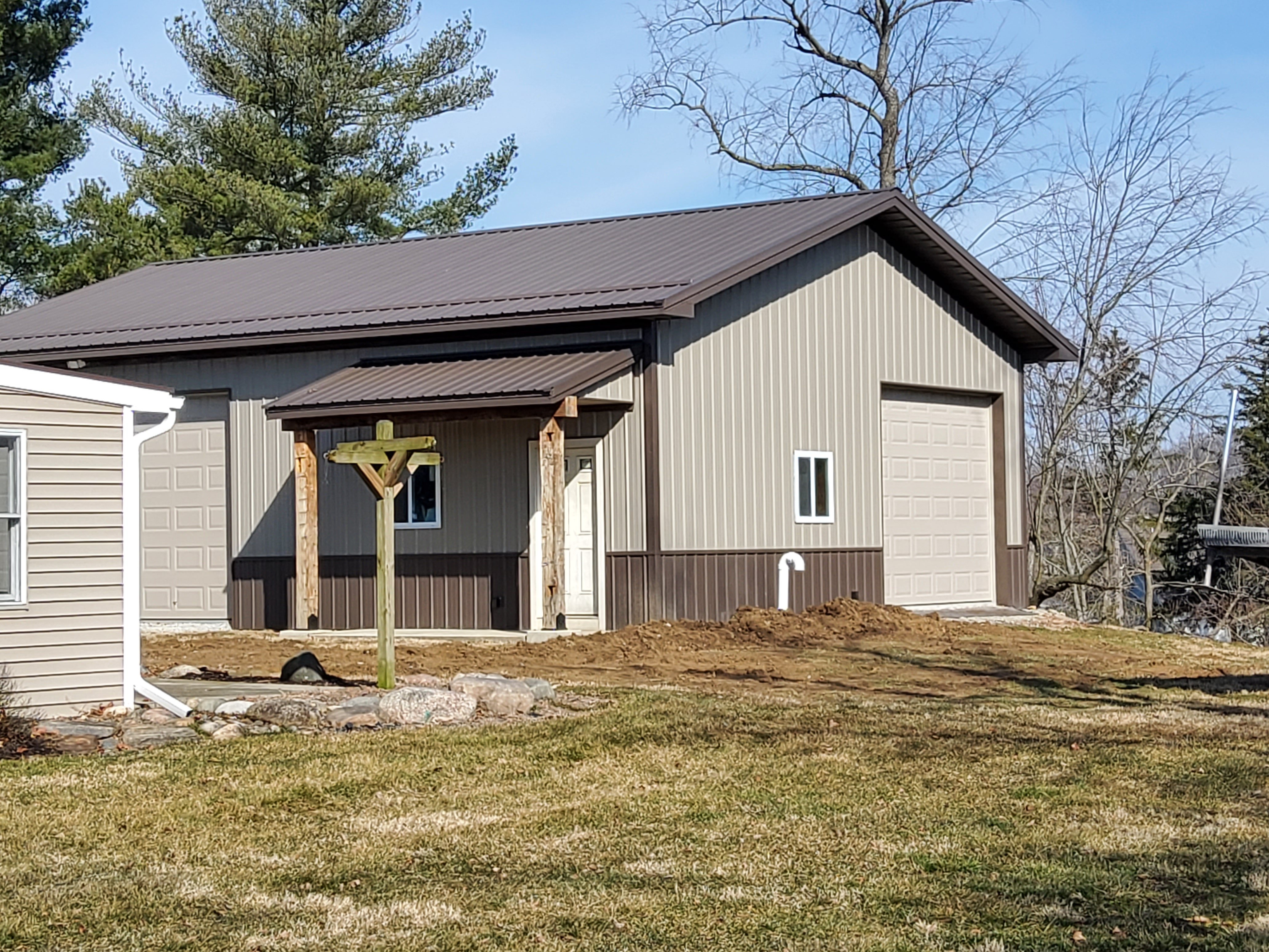 Property photo 10 - REAL ESTATE AUCTION - HOME OFFERED IN 2 TRACTS IN WHITLEY COUNTY, INDIANA