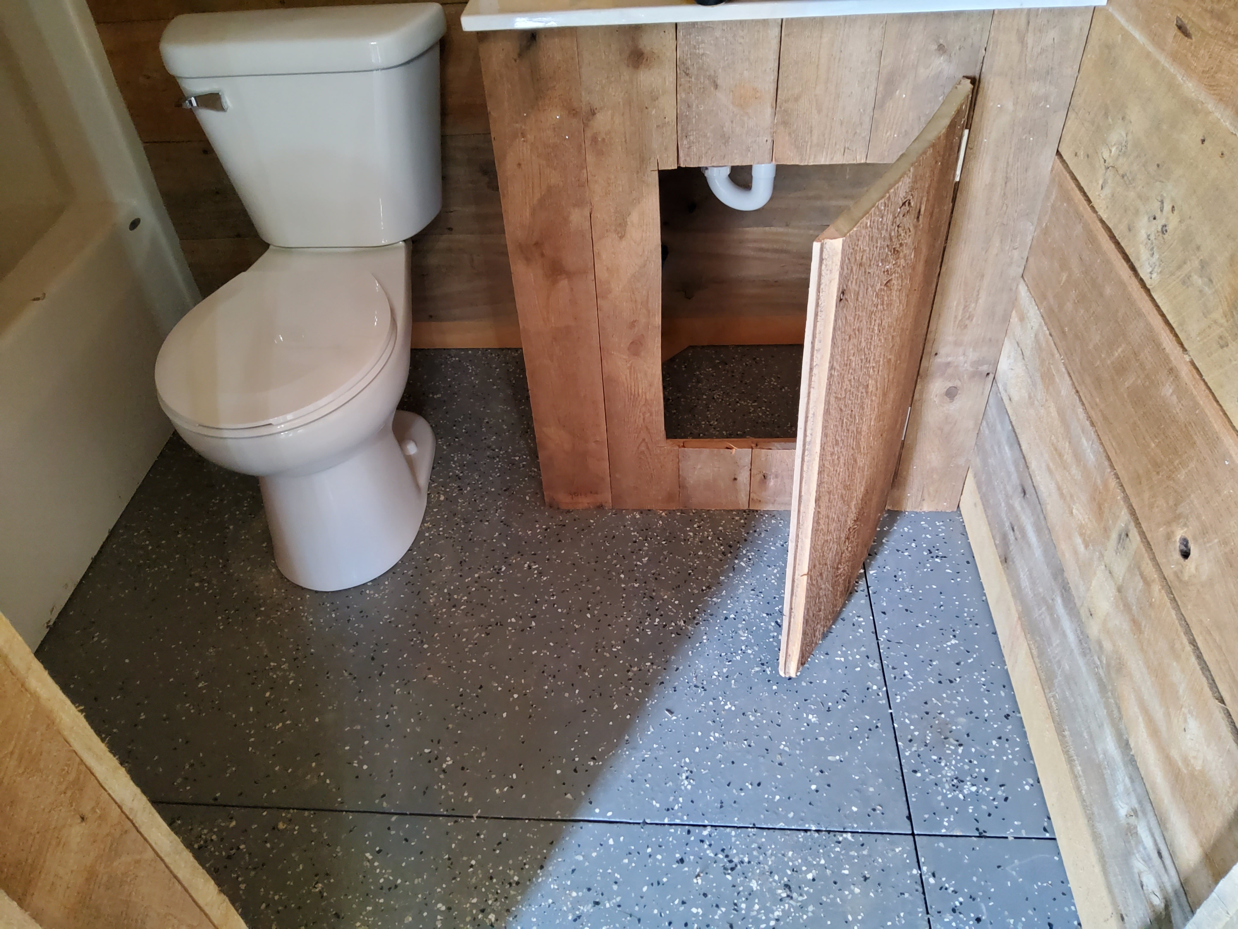 Property photo 48 - REAL ESTATE AUCTION - HOME OFFERED IN 2 TRACTS IN WHITLEY COUNTY, INDIANA