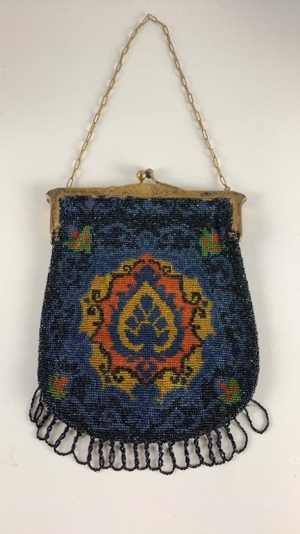 Property photo 3 - TIMED ONLINE MAJOR JEWELRY-BEADED PURSE AND HANDBAG AUCTION - ALLEN COUNTY, INDIANA