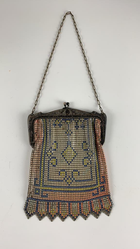 Property photo 4 - TIMED ONLINE MAJOR JEWELRY-BEADED PURSE AND HANDBAG AUCTION - ALLEN COUNTY, INDIANA