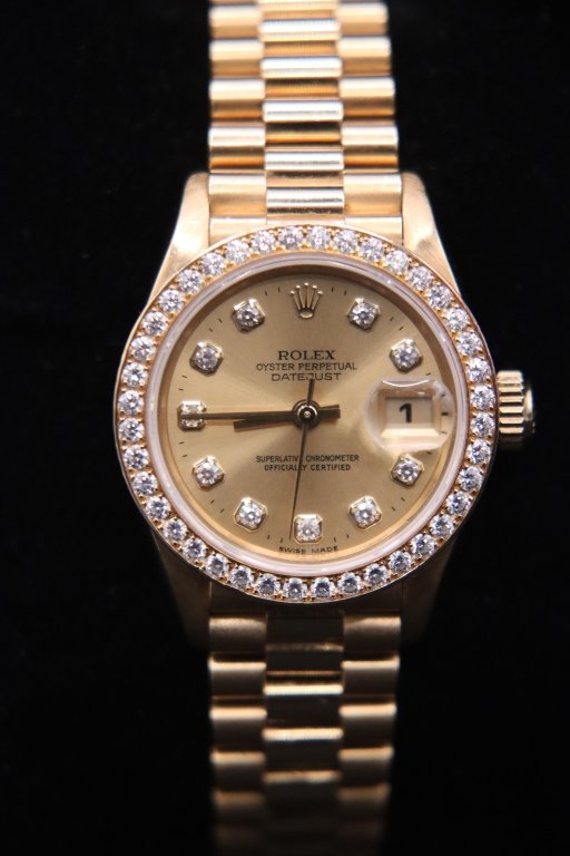 Property photo 1 - TIMED ONLINE - Luxury Jewelry, Burberry & Purses IN ALLEN COUNTY, INDIANA