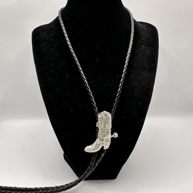 Property photo 15 - TIMED ONLINE Women's Clothing, 925, Sterling, Costume & Jewelry Auction IN ALLEN COUNTY, INDIANA