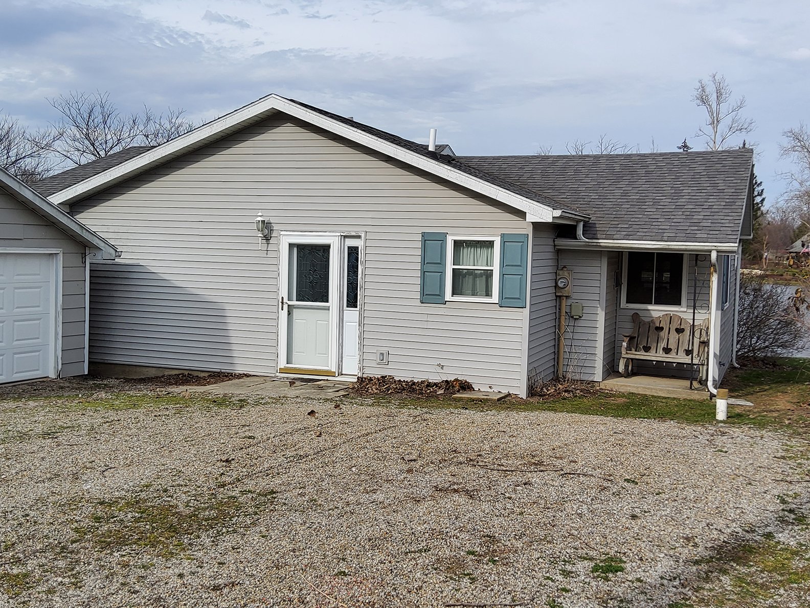 Property photo 10 - **SOLD BEFORE AUCTION** TIMED ONLINE ONLY REAL ESTATE AUCTION - LAKE FRONT HOME ON LOON LAKE IN WHITLEY COUNTY, INDIANA