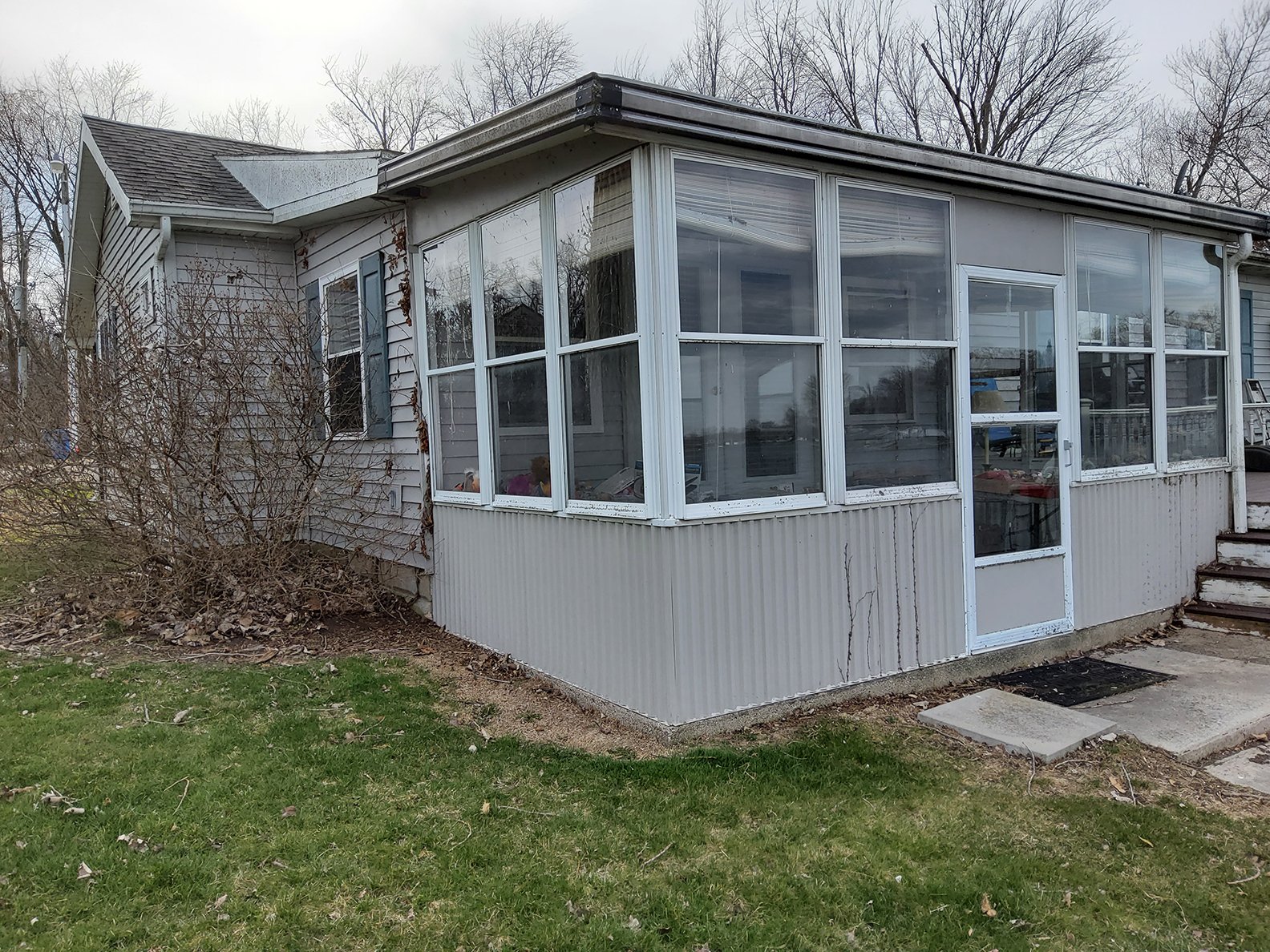 Property photo 20 - **SOLD BEFORE AUCTION** TIMED ONLINE ONLY REAL ESTATE AUCTION - LAKE FRONT HOME ON LOON LAKE IN WHITLEY COUNTY, INDIANA