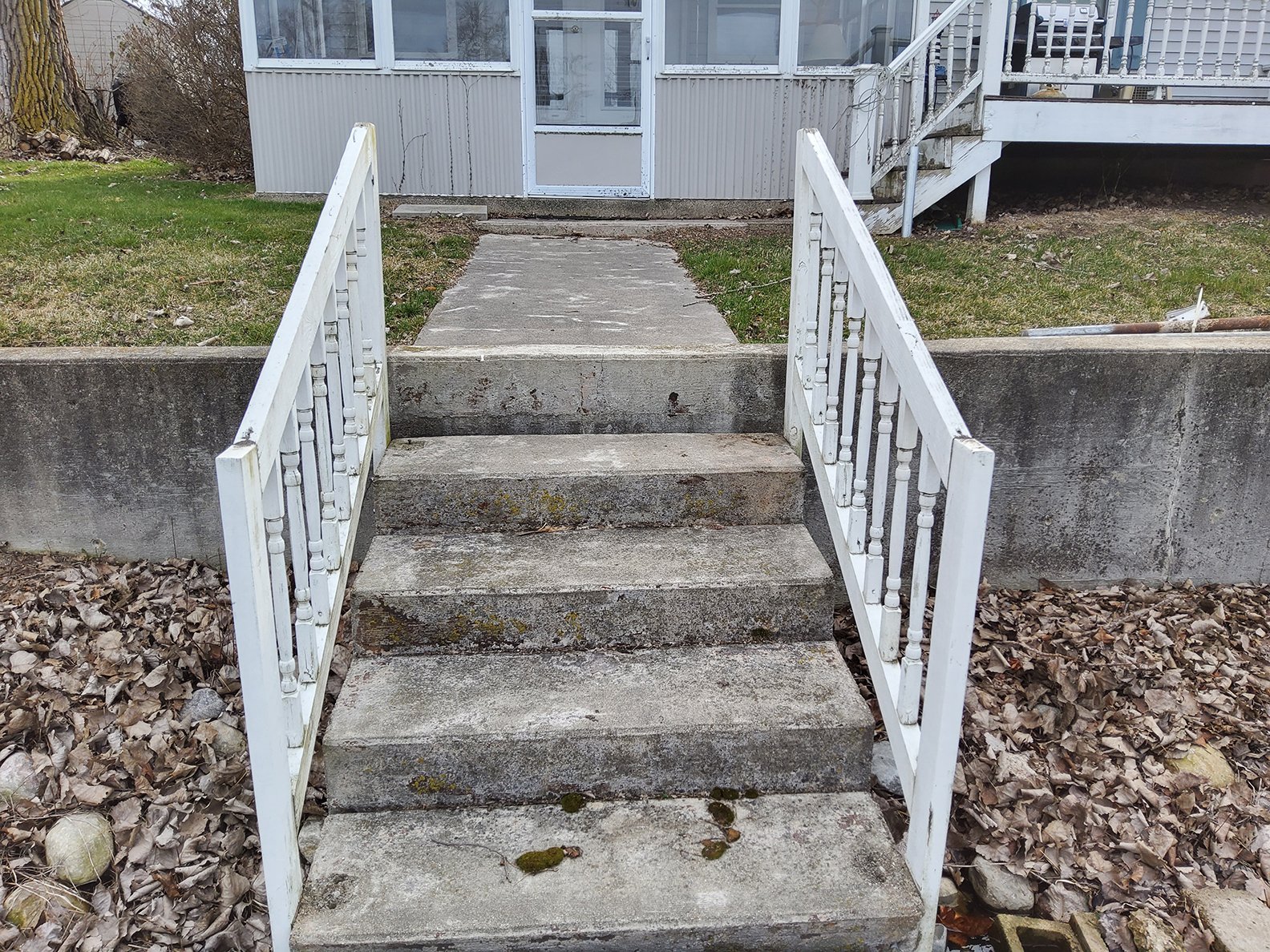 Property photo 24 - **SOLD BEFORE AUCTION** TIMED ONLINE ONLY REAL ESTATE AUCTION - LAKE FRONT HOME ON LOON LAKE IN WHITLEY COUNTY, INDIANA