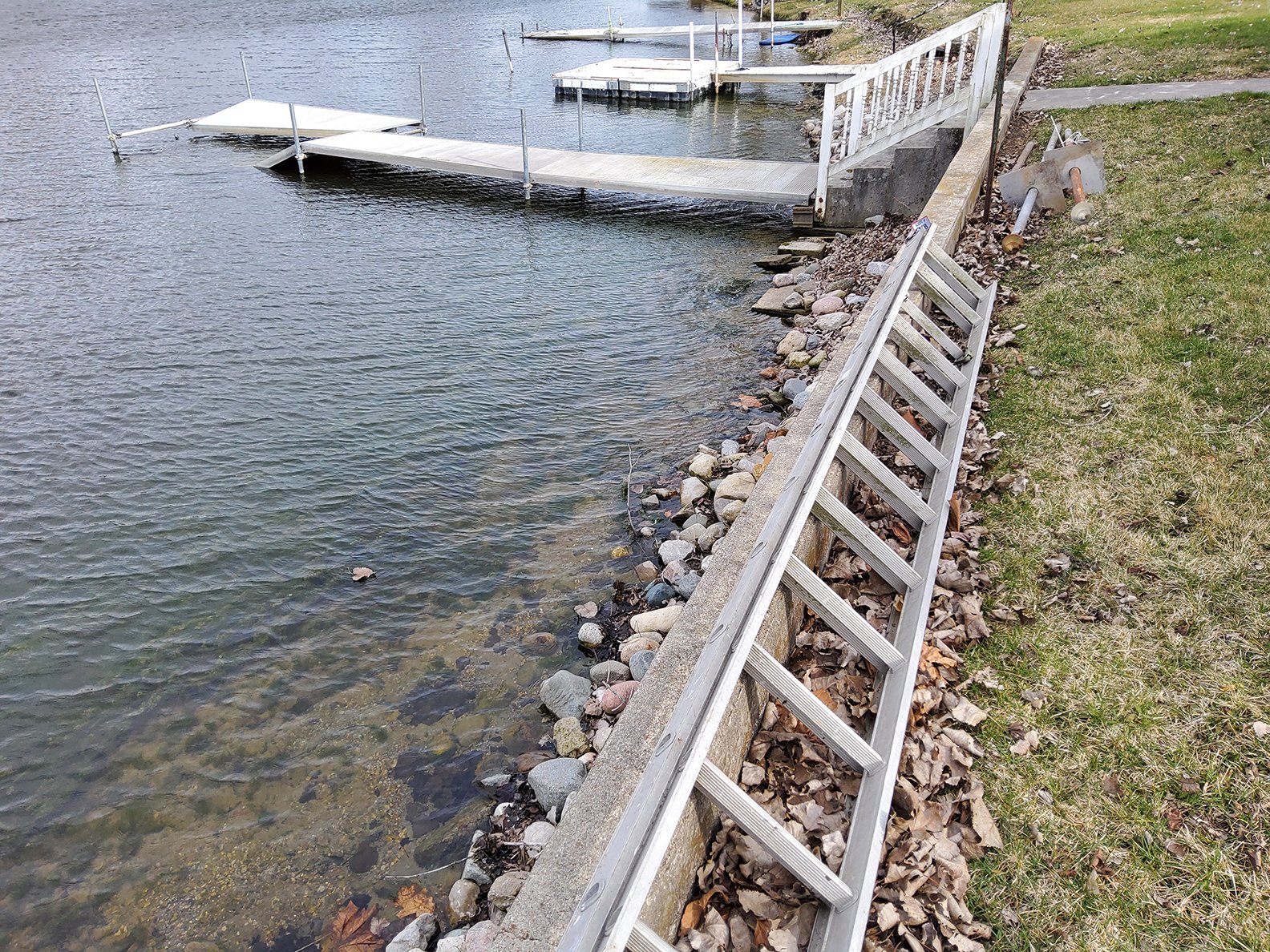 Property photo 3 - **SOLD BEFORE AUCTION** TIMED ONLINE ONLY REAL ESTATE AUCTION - LAKE FRONT HOME ON LOON LAKE IN WHITLEY COUNTY, INDIANA