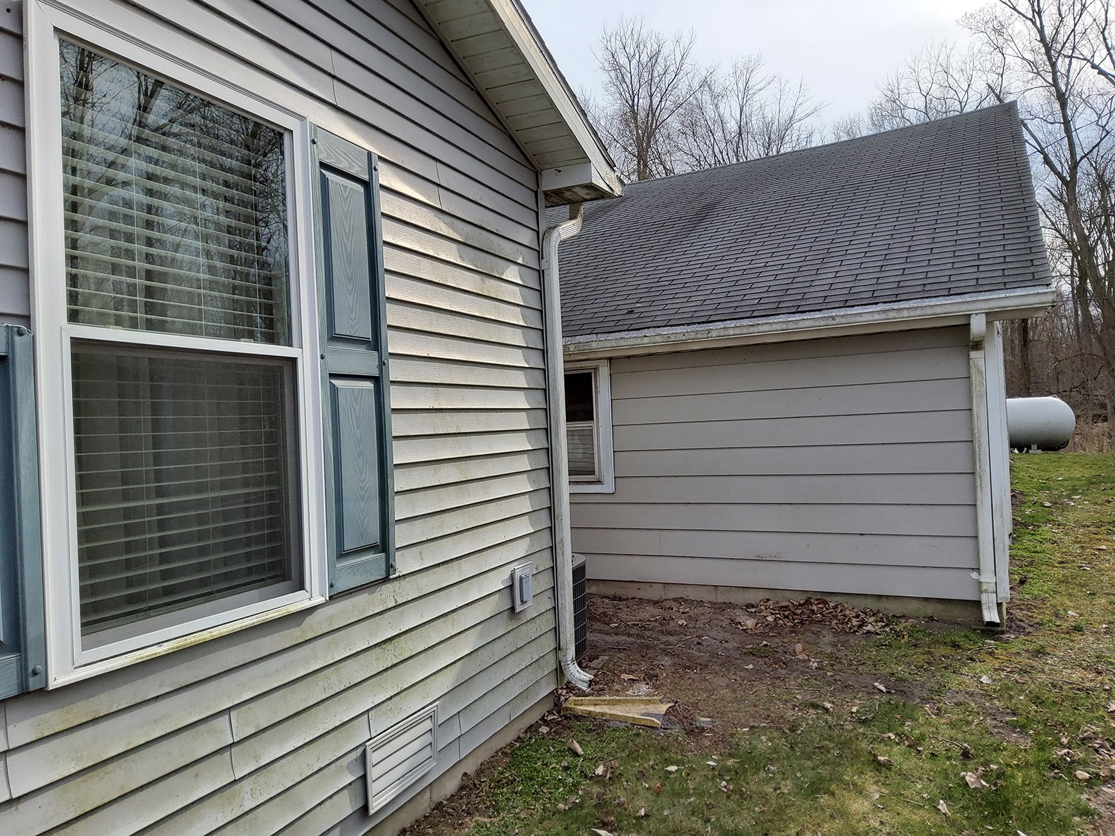 Property photo 29 - **SOLD BEFORE AUCTION** TIMED ONLINE ONLY REAL ESTATE AUCTION - LAKE FRONT HOME ON LOON LAKE IN WHITLEY COUNTY, INDIANA