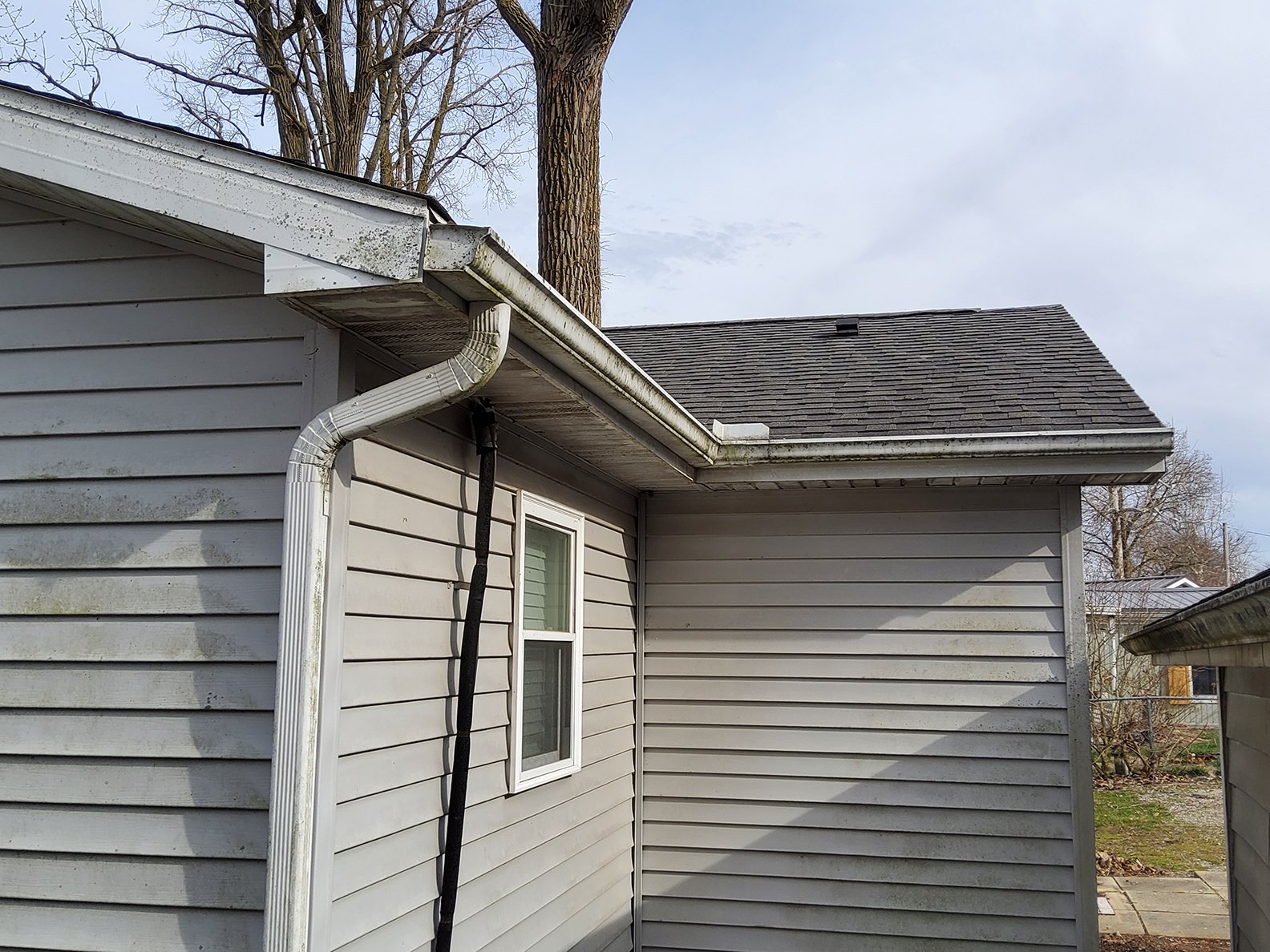 Property photo 33 - **SOLD BEFORE AUCTION** TIMED ONLINE ONLY REAL ESTATE AUCTION - LAKE FRONT HOME ON LOON LAKE IN WHITLEY COUNTY, INDIANA