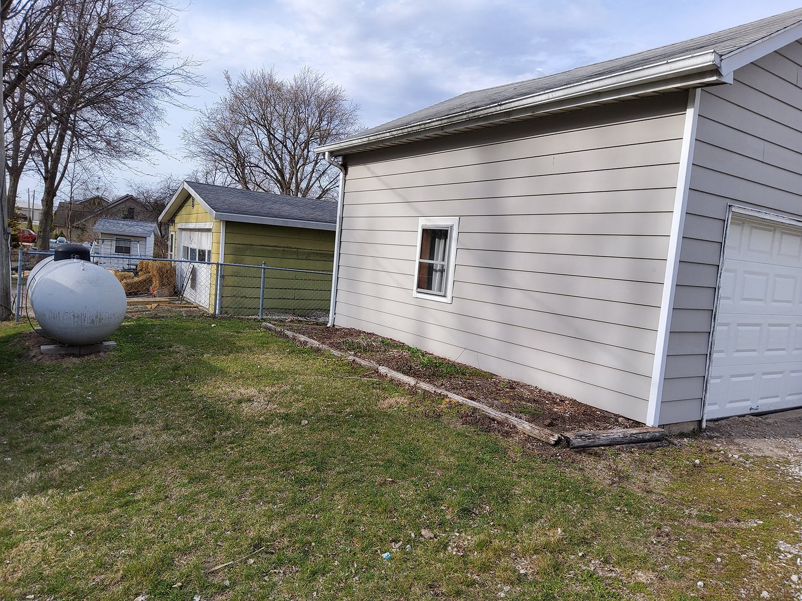 Property photo 38 - **SOLD BEFORE AUCTION** TIMED ONLINE ONLY REAL ESTATE AUCTION - LAKE FRONT HOME ON LOON LAKE IN WHITLEY COUNTY, INDIANA