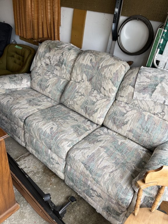 Property photo 215 - TIMED ONLINE ONLY PERSONAL PROPERTY AUCTION IN ALLEN COUNTY, INDIANA