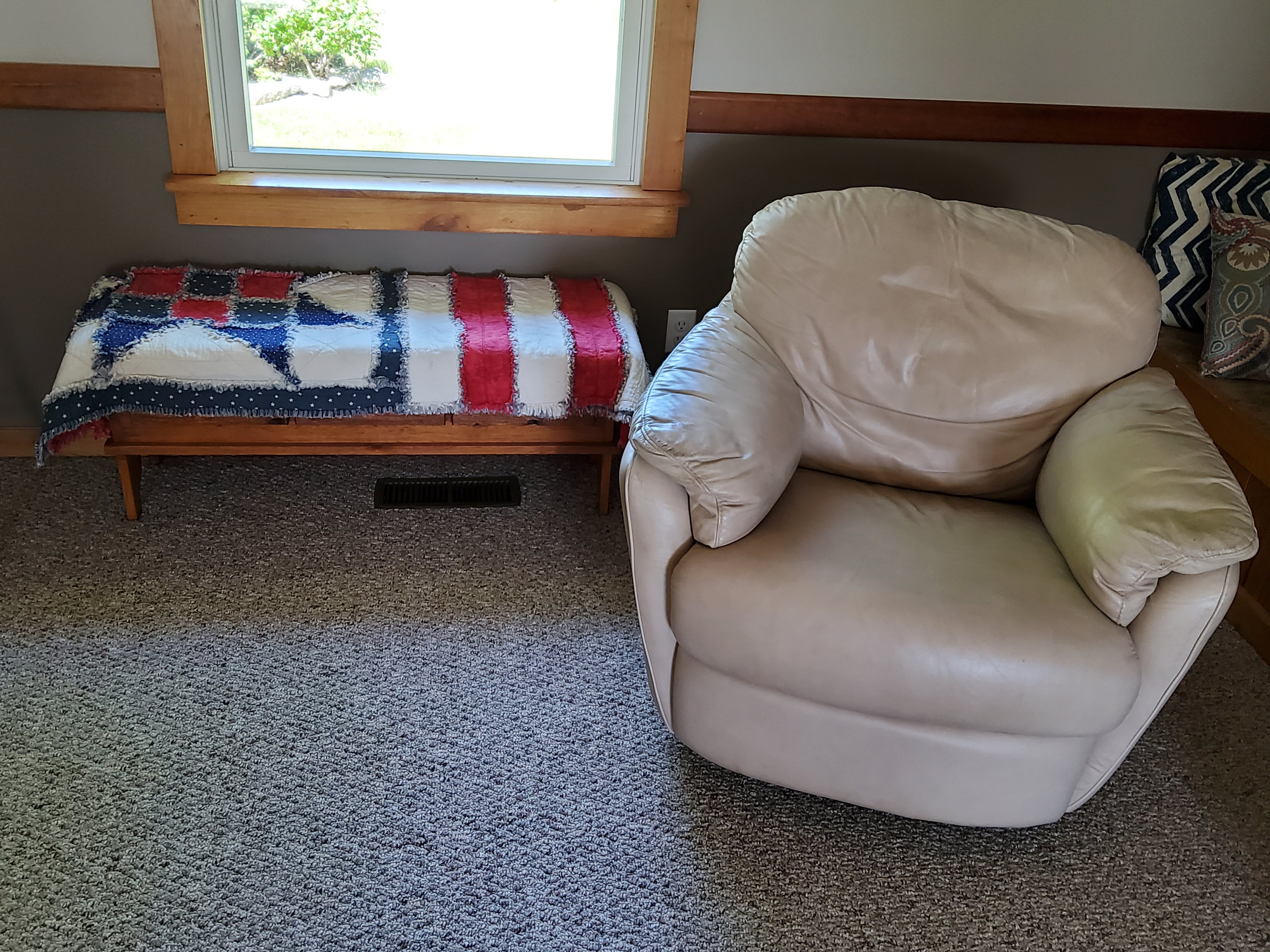 Property photo 23 - TIMED ONLINE ONLY PERSONAL PROPERTY AUCTION IN WHITLEY COUNTY, INDIANA