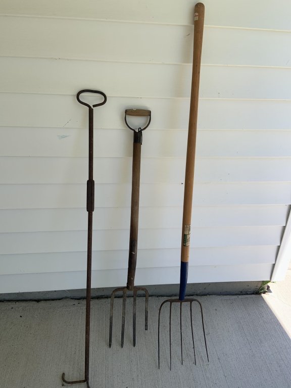 Property photo 211 - TIMED ONLINE ONLY PERSONAL PROPERTY AUCTION IN ALLEN COUNTY, INDIANA