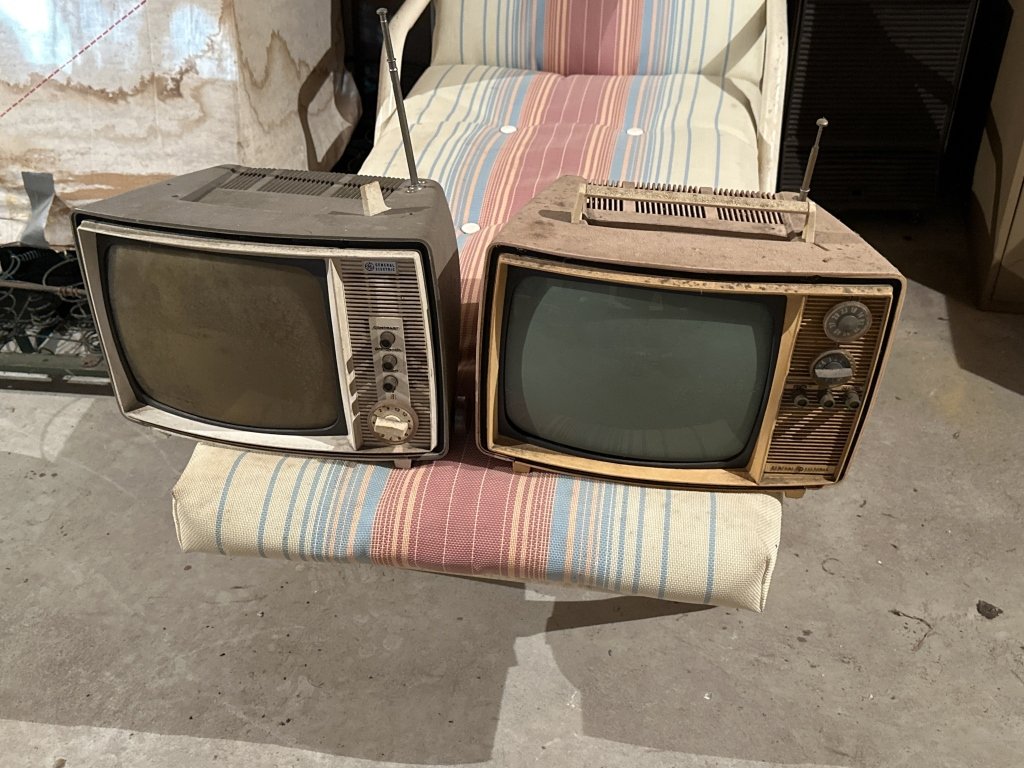 Property photo 406 - TIMED ONLINE ONLY PERSONAL PROPERTY AUCTION IN ALLEN COUNTY, INDIANA