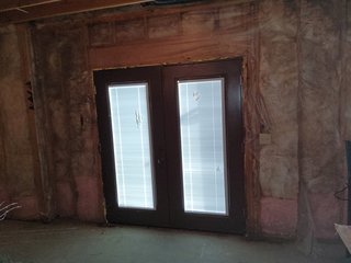  4.73 acres, 2030 +/- Sq. ft finished area and a full walkout basement ready to be finished, with plumbing for an extra bath there is a sink and bathtub to be installed , 2 bedrooms, potential for 3rd bedroom. Large Master bedroom with bath, shower and jetted tub, walk in Closet.  2 & 1/2 baths, living room, kitchen with custom cabinets, appliances, formal dining room,  screened porch, utilities in the basement, newer geothermal heat, Culligan softener &  attached garage. 24ft x 32ft Storage building. Don't miss this opportunity to buy this ready to move in home! - REAL ESTATE FOR SALE - 4.73+/- ACRES IN WHITLEY COUNTY, INDIANA