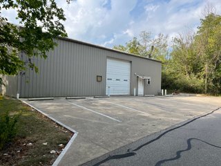 48'x 56' pole building, heated & insulated, 2 overhead doors, 1 bedroom apartment with kitchen & bath, or a great office area. Overhead storage area. 10 designated parking spots. Plenty of room for shop, hobbies or storage for RV's, cars or boats & an excellent business location.
 - REAL ESTATE FOR SALE - 1.63+/- ACRES IN WHITLEY COUNTY IN