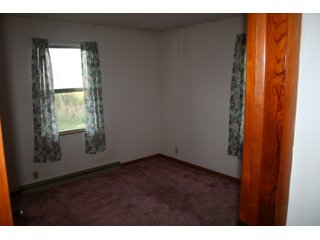 <li>2.58+/-Acres <LI>House <LI>Barn<LI>3 Bedrooms<LI>1 Bathroom<LI>Full Basement<LI>1196 Sq Feet<LI>2 Car Detached Garage<LI>60'x88' Pole Barn w/ 30' & 24' Doors - REAL ESTATE FOR SALE - 2.58+/- ACRES IN ADAMS COUNTY INDIANA