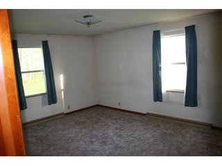 <li>2.58+/-Acres <LI>House <LI>Barn<LI>3 Bedrooms<LI>1 Bathroom<LI>Full Basement<LI>1196 Sq Feet<LI>2 Car Detached Garage<LI>60'x88' Pole Barn w/ 30' & 24' Doors - REAL ESTATE FOR SALE - 2.58+/- ACRES IN ADAMS COUNTY INDIANA