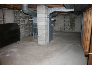 <li>2.58+/-Acres <LI>House <LI>Barn<LI>3 Bedrooms<LI>1 Bathroom<LI>Full Basement<LI>1196 Sq Feet<LI>2 Car Detached Garage<LI>60'x88' Pole Barn w/ 30' & 24' Doors - REAL ESTATE FOR SALE - 2.58+/- ACRES IN ADAMS COUNTY INDIANA