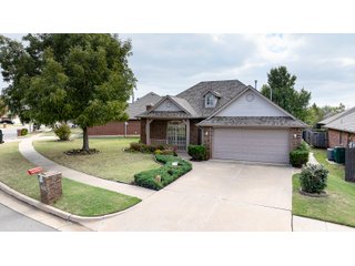 Property photo 3 - RARE SINGLE-FAMILY RESIDENTIAL PORTFOLIO IN THE HEART OF EDMOND!