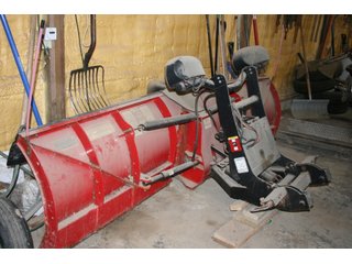 Property photo 132 - AREA FARMERS EQUIPMENT AUCTION IN WHITLEY COUNTY, INDIANA