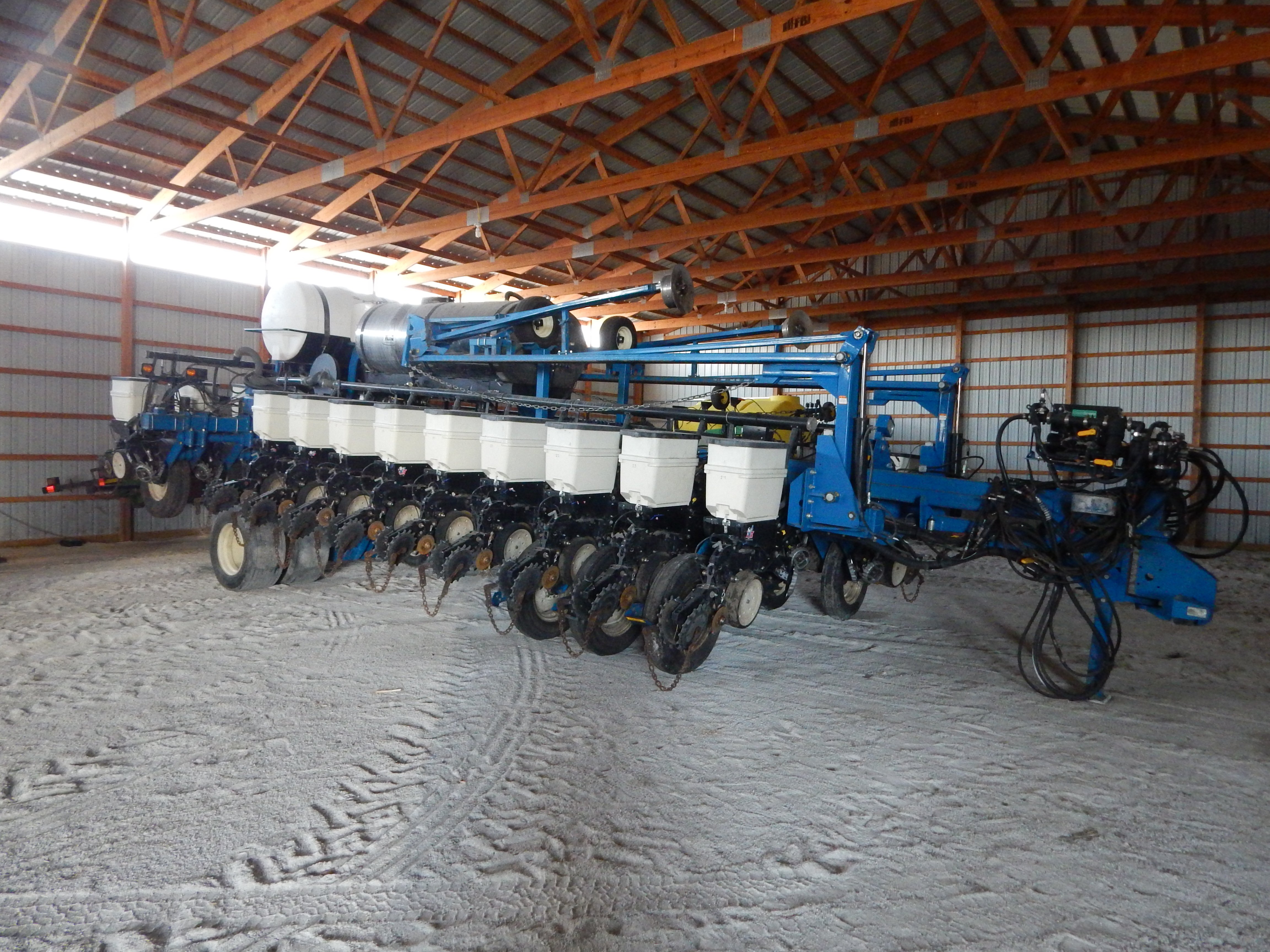 Property photo 21 - FARM EQUIPMENT AUCTION IN PULASKI COUNTY INDIANA