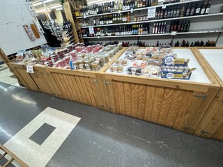 Property photo 63 - ONLINE ONLY AUCTION - LIQUIDATION OF FORMER DAVE HILLS MARKET - FORT WAYNE, IN