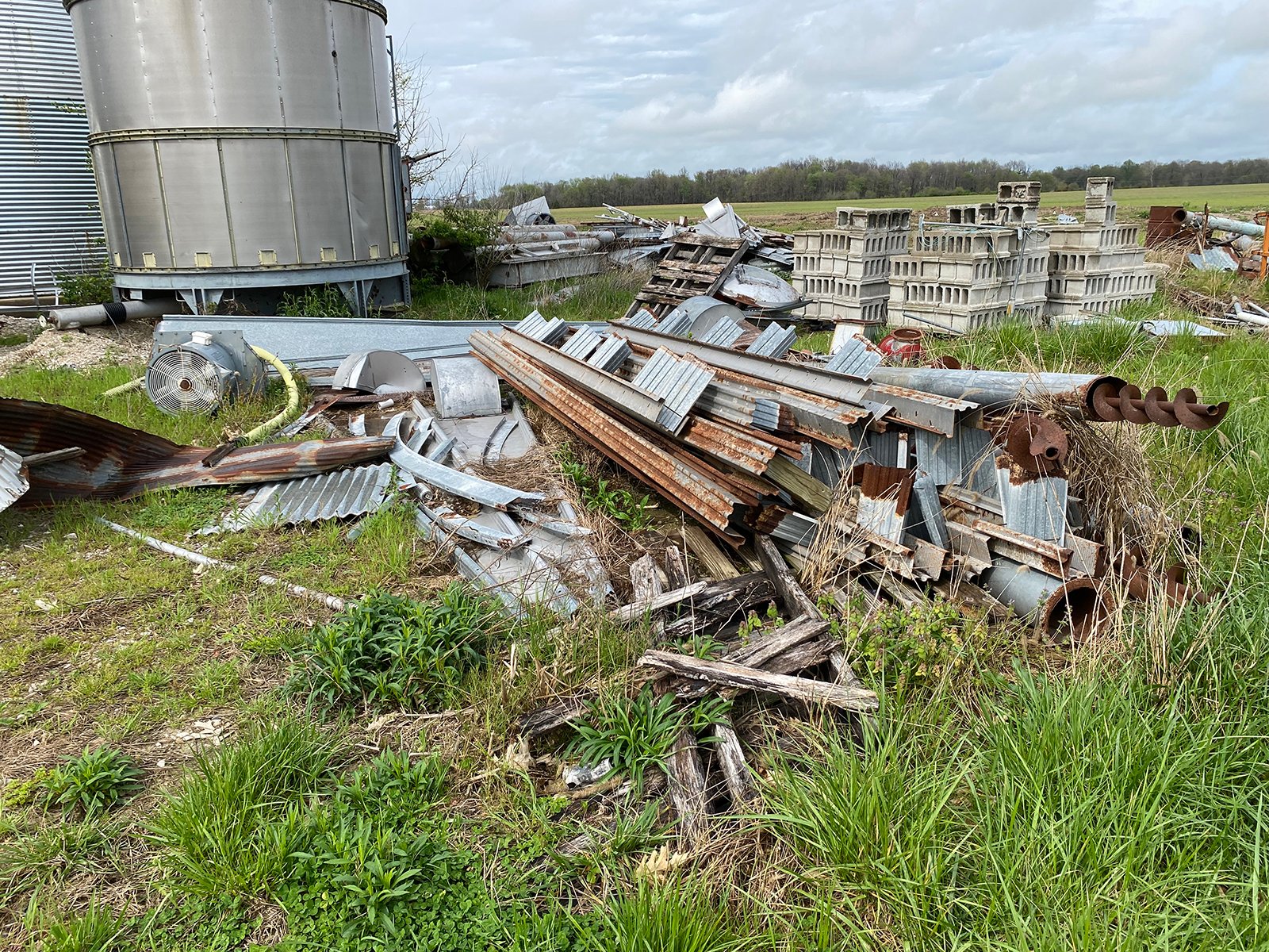 Property photo 131 - FARM EQUIPMENT AUCTION IN DAVIESS COUNTY INDIANA