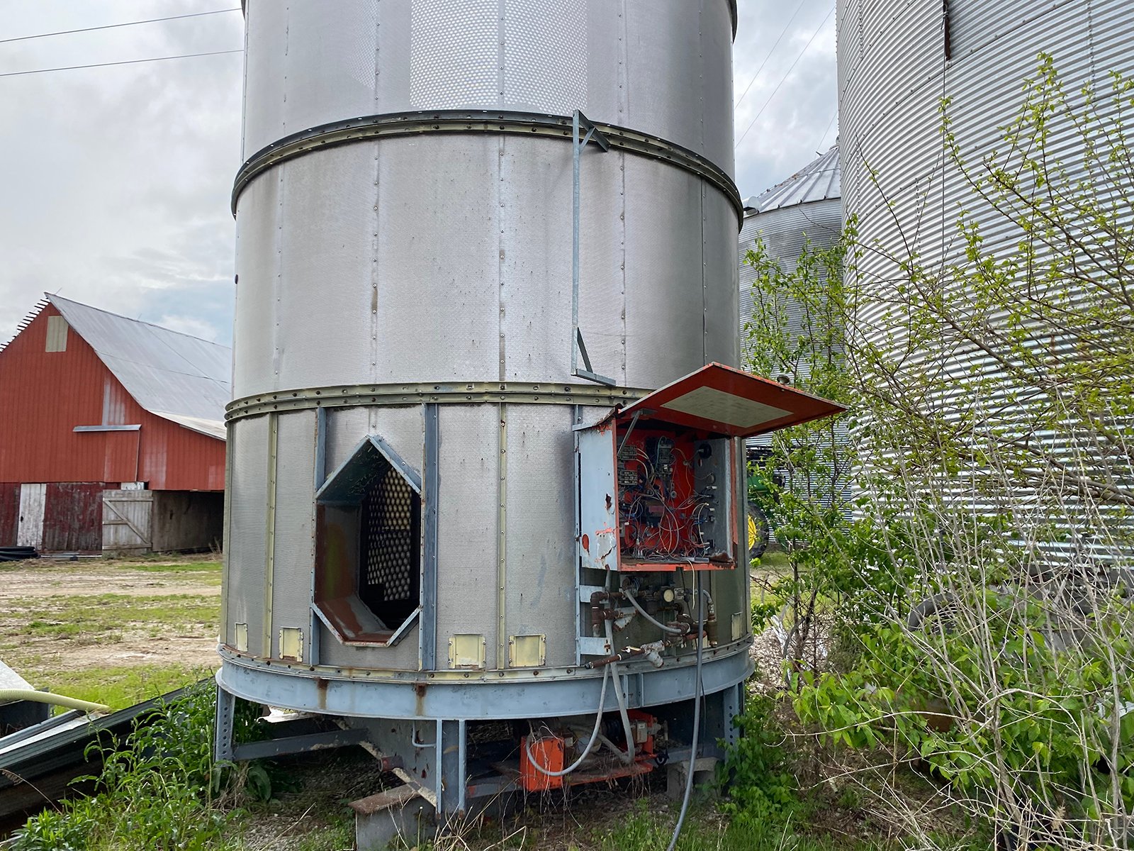 Property photo 143 - FARM EQUIPMENT AUCTION IN DAVIESS COUNTY INDIANA