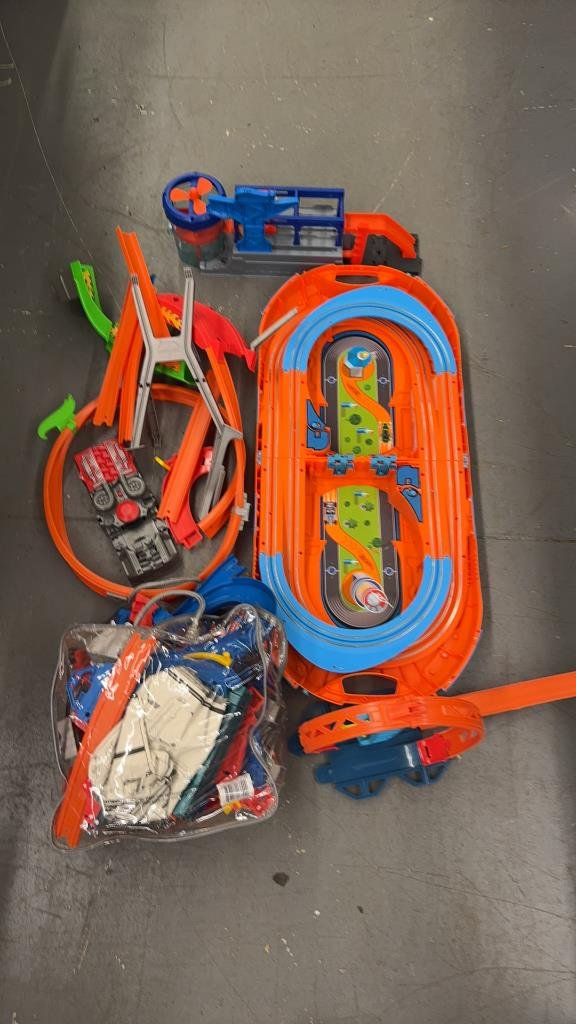 Property photo 251 - TIMED ONLINE ONLY PERSONAL PROPERTY AUCTION IN ALLEN COUNTY, INDIANA