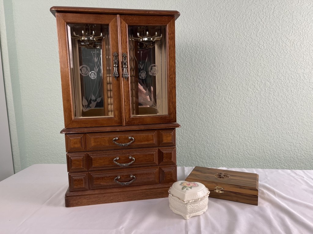 Property photo 252 - TIMED ONLINE ONLY PERSONAL PROPERTY AUCTION IN DEKALB COUNTY INDIANA