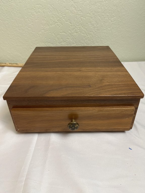 Property photo 332 - TIMED ONLINE ONLY PERSONAL PROPERTY AUCTION IN DEKALB COUNTY INDIANA
