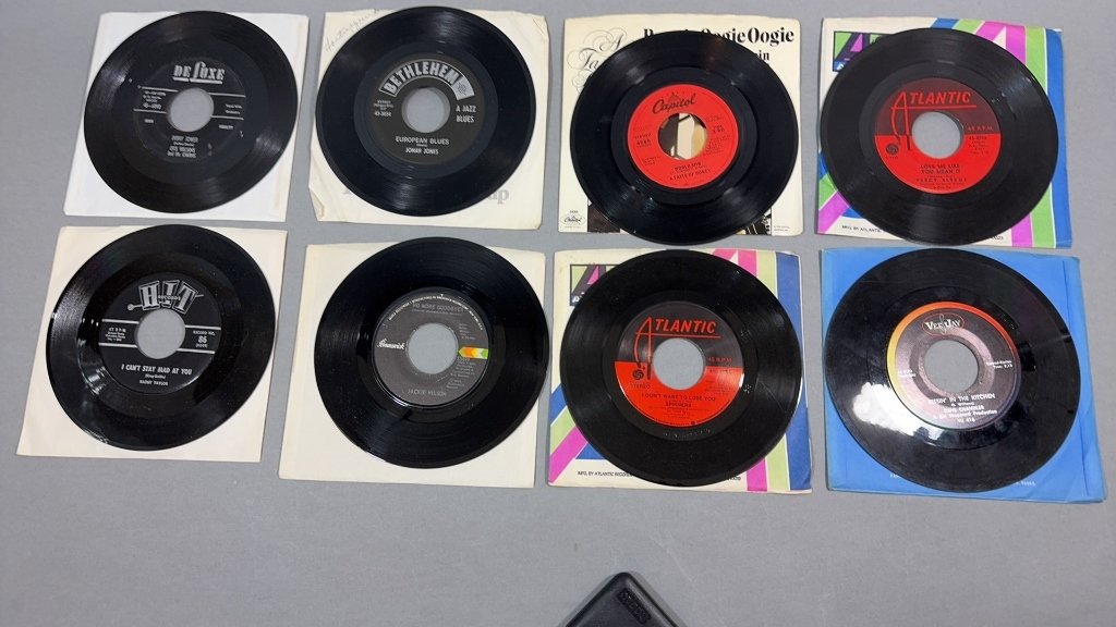 Property photo 116 - TIMED ONLINE ONLY MUSIC LEGENDS MEMORABILIA AUCTION IN ALLEN COUNTY INDIANA