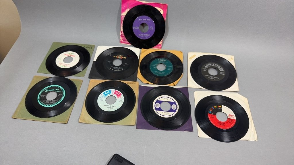 Property photo 117 - TIMED ONLINE ONLY MUSIC LEGENDS MEMORABILIA AUCTION IN ALLEN COUNTY INDIANA
