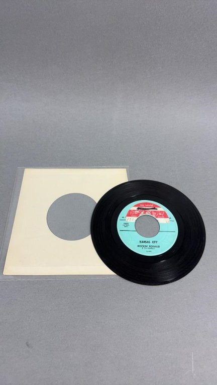 Property photo 120 - TIMED ONLINE ONLY MUSIC LEGENDS MEMORABILIA AUCTION IN ALLEN COUNTY INDIANA