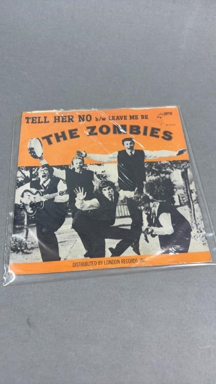 Property photo 122 - TIMED ONLINE ONLY MUSIC LEGENDS MEMORABILIA AUCTION IN ALLEN COUNTY INDIANA