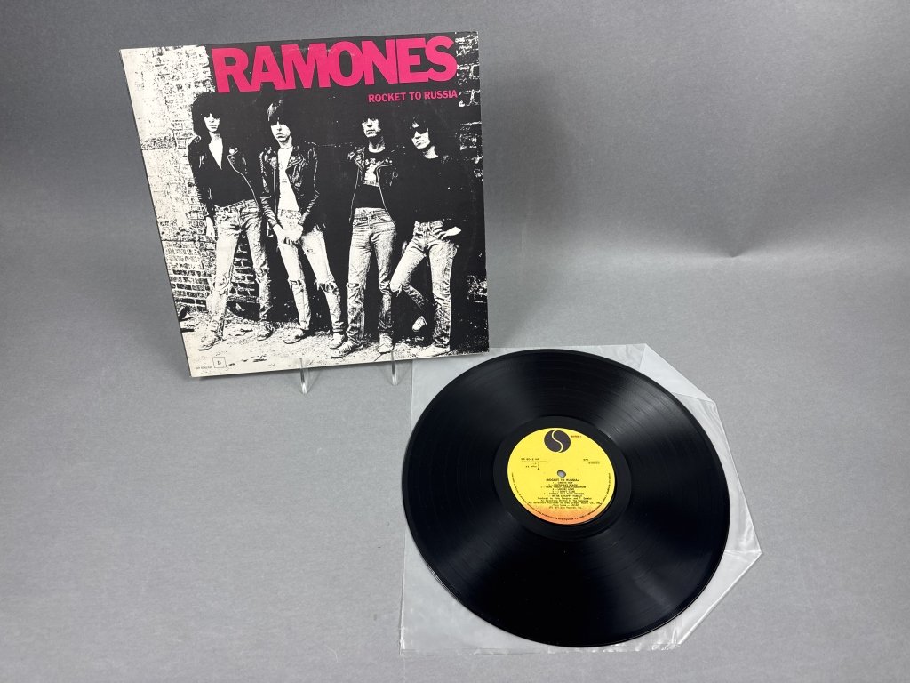 Property photo 307 - TIMED ONLINE ONLY MUSIC LEGENDS MEMORABILIA AUCTION IN ALLEN COUNTY INDIANA