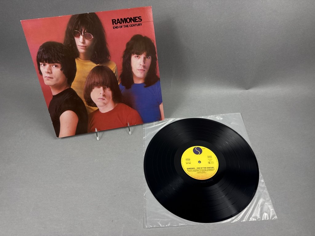 Property photo 308 - TIMED ONLINE ONLY MUSIC LEGENDS MEMORABILIA AUCTION IN ALLEN COUNTY INDIANA