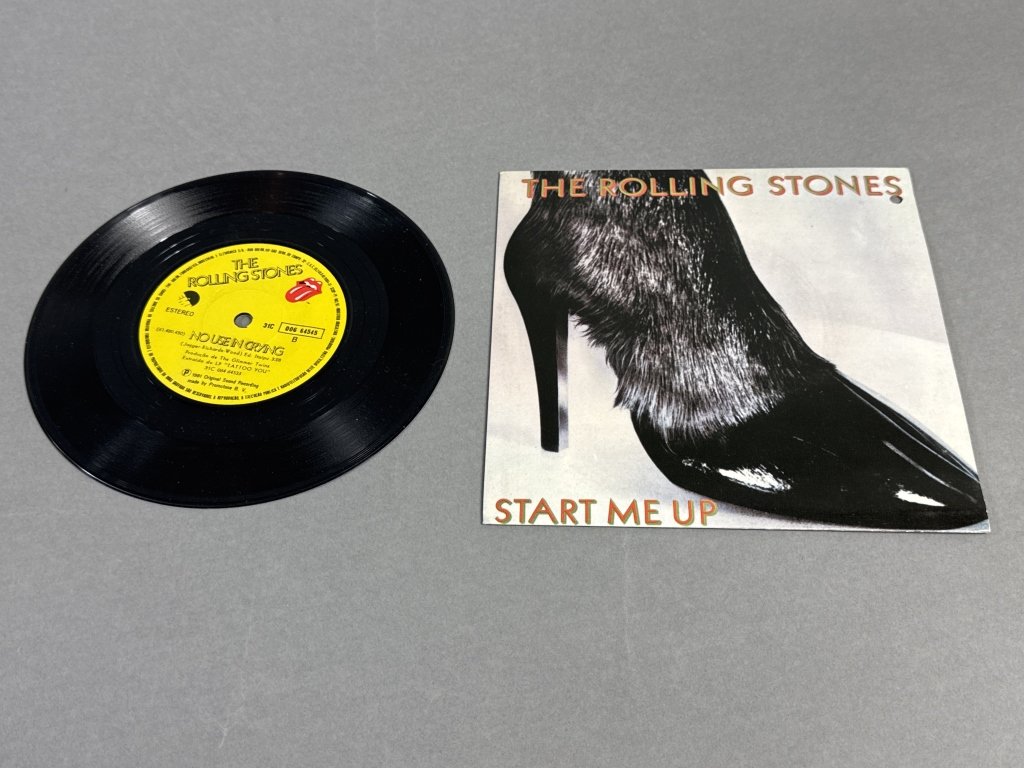 Property photo 426 - TIMED ONLINE ONLY MUSIC LEGENDS MEMORABILIA AUCTION IN ALLEN COUNTY INDIANA