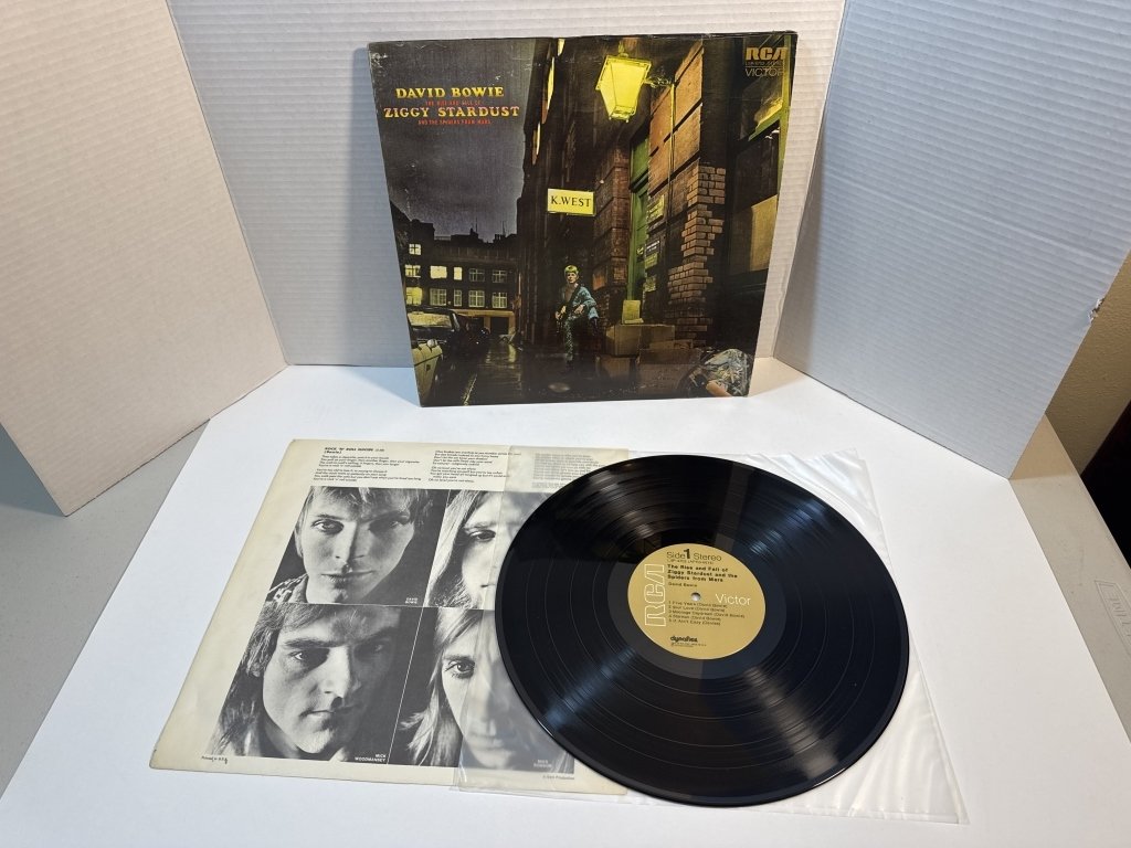 Property photo 456 - TIMED ONLINE ONLY MUSIC LEGENDS MEMORABILIA AUCTION IN ALLEN COUNTY INDIANA