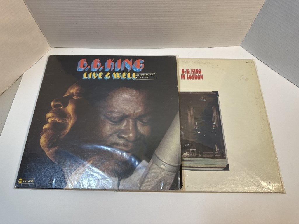 Property photo 489 - TIMED ONLINE ONLY MUSIC LEGENDS MEMORABILIA AUCTION IN ALLEN COUNTY INDIANA