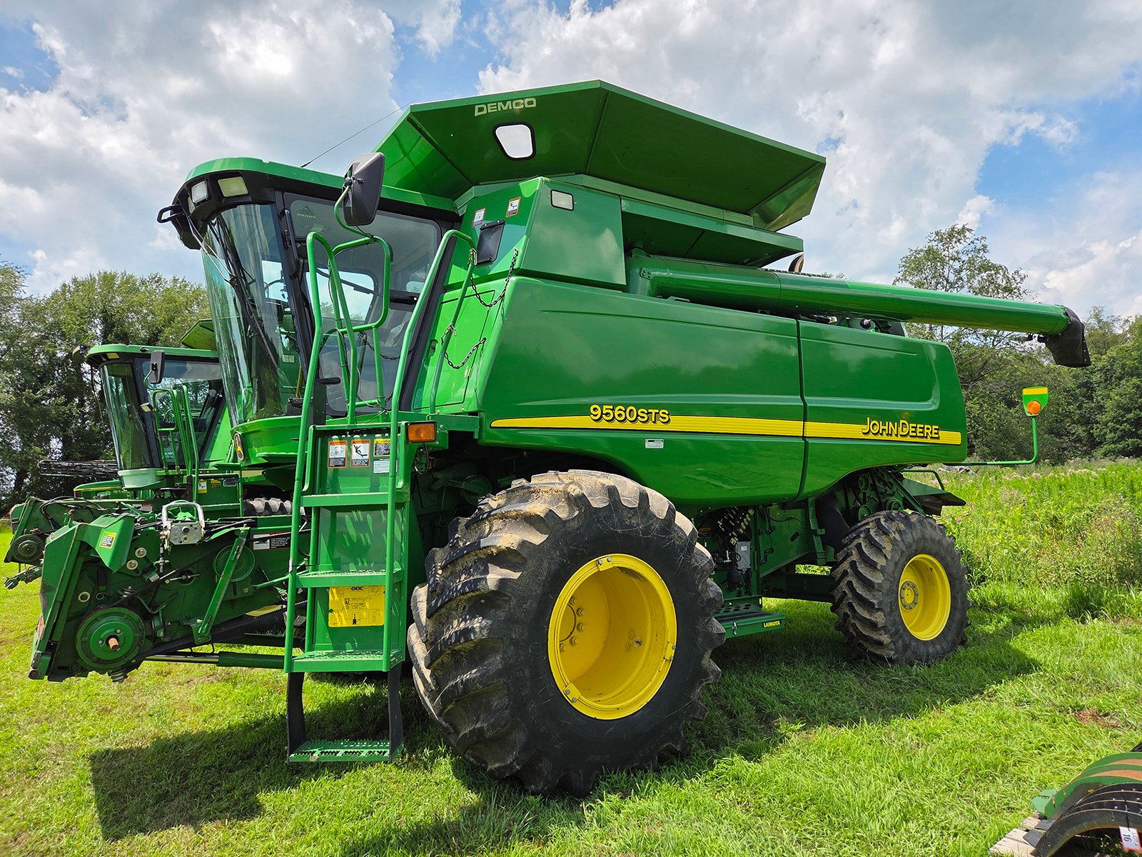 Property photo 1 - TIMED ONLINE ONLY FARM EQUIPMENT AUCTION IN KOSCIUSKO COUNTY, INDIANA