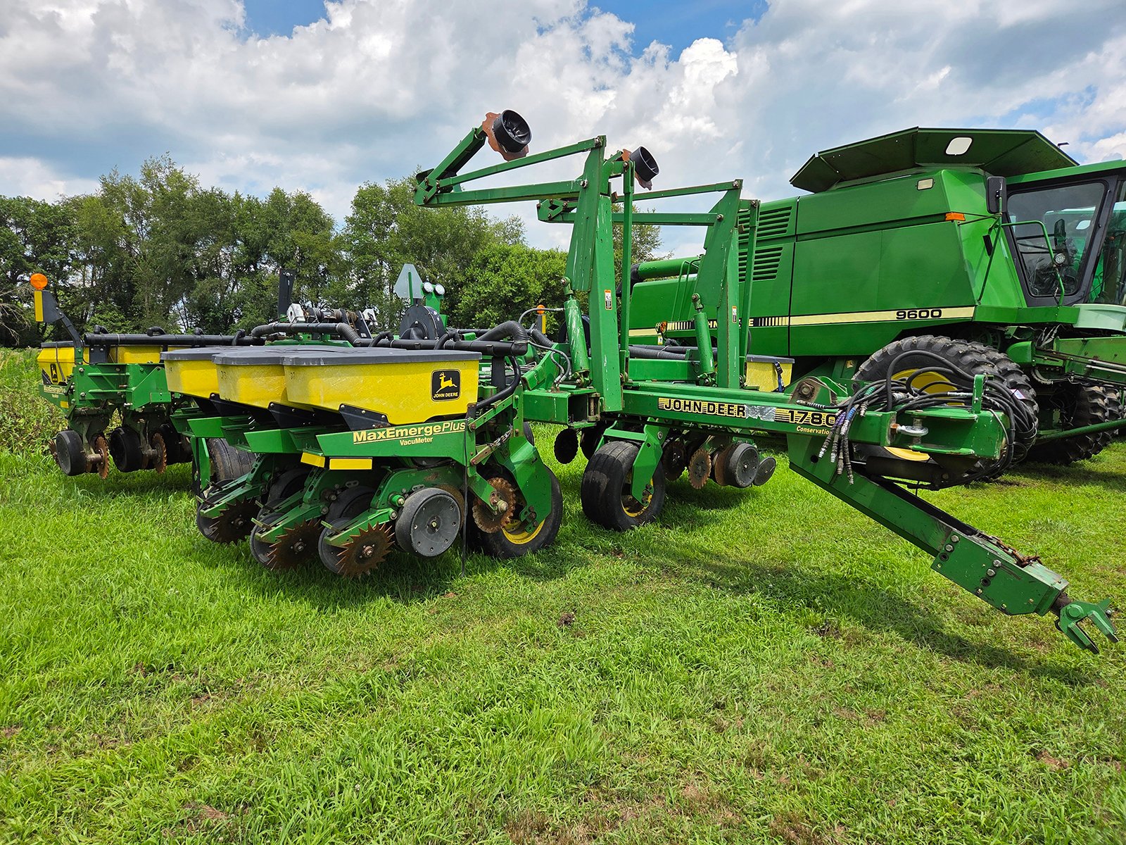Property photo 35 - TIMED ONLINE ONLY FARM EQUIPMENT AUCTION IN KOSCIUSKO COUNTY, INDIANA