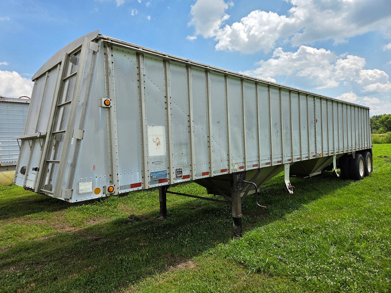 Property photo 3 - TIMED ONLINE ONLY FARM EQUIPMENT AUCTION IN KOSCIUSKO COUNTY, INDIANA