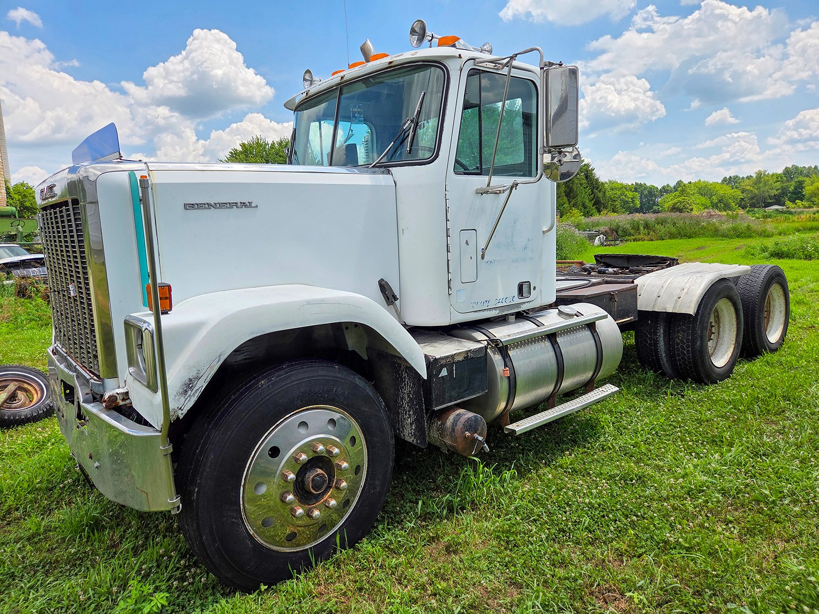 Property photo 2 - TIMED ONLINE ONLY FARM EQUIPMENT AUCTION IN KOSCIUSKO COUNTY, INDIANA