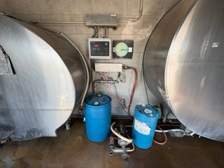 Milk House, Entryway of Parlor - FARMLAND AUCTION -747.5+/-ACRES OFFERED IN 11 TRACTS IN FRANKLIN COUNTY, WASHINGTON