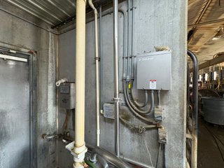Milk House, Entryway of Parlor - FARMLAND AUCTION -747.5+/-ACRES OFFERED IN 11 TRACTS IN FRANKLIN COUNTY, WASHINGTON